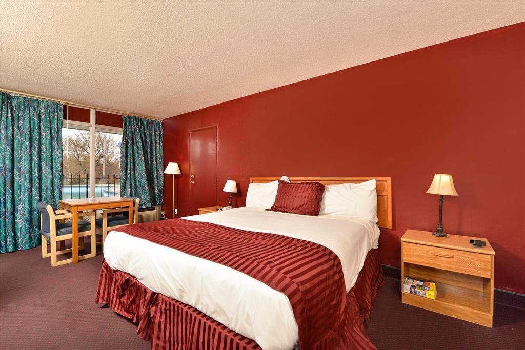 堪萨斯城美洲最佳价值套房汽车旅馆 格兰德维尤 客房 照片
