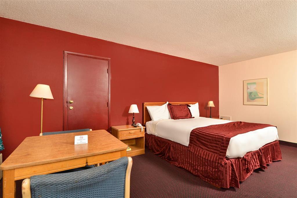 堪萨斯城美洲最佳价值套房汽车旅馆 格兰德维尤 客房 照片